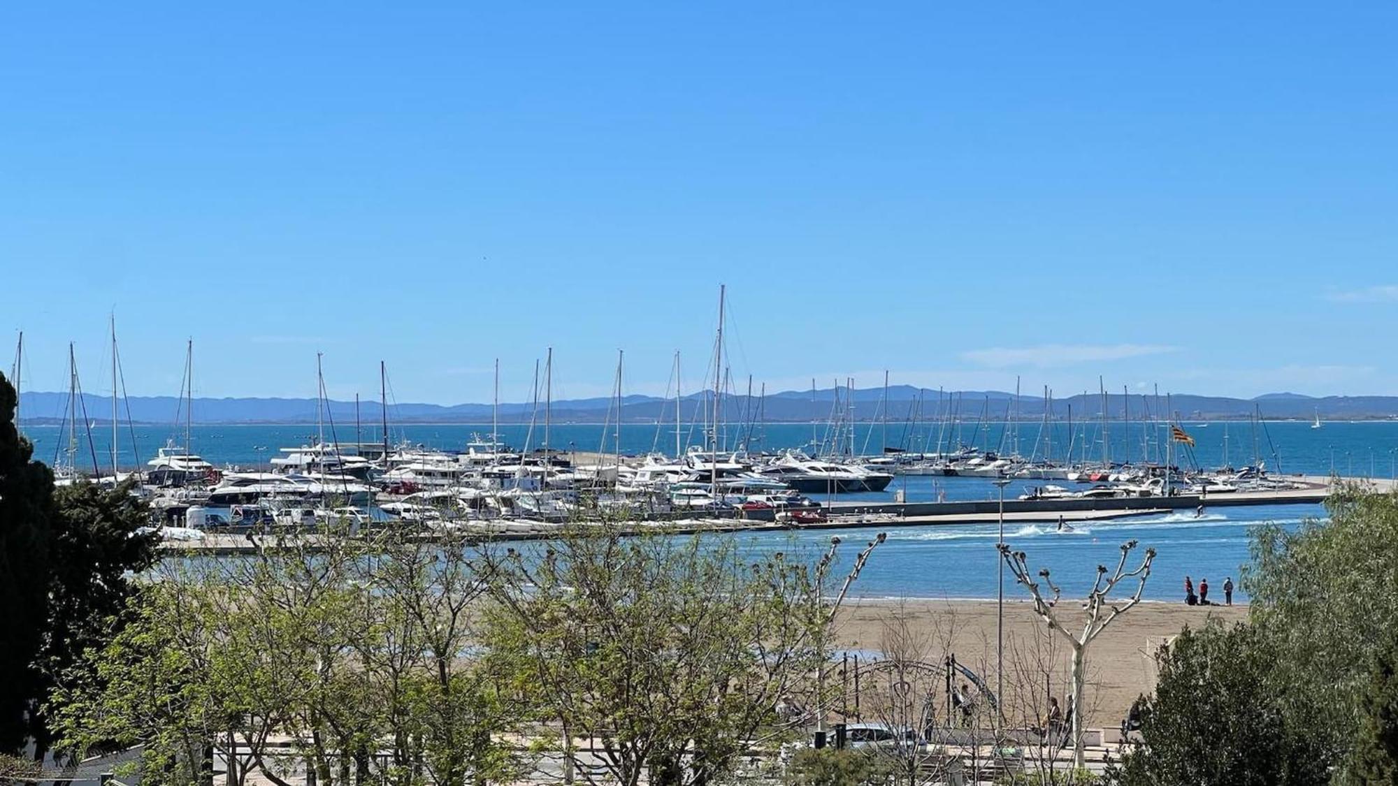 Apartamento Frente Al Mar Roses Eksteriør billede