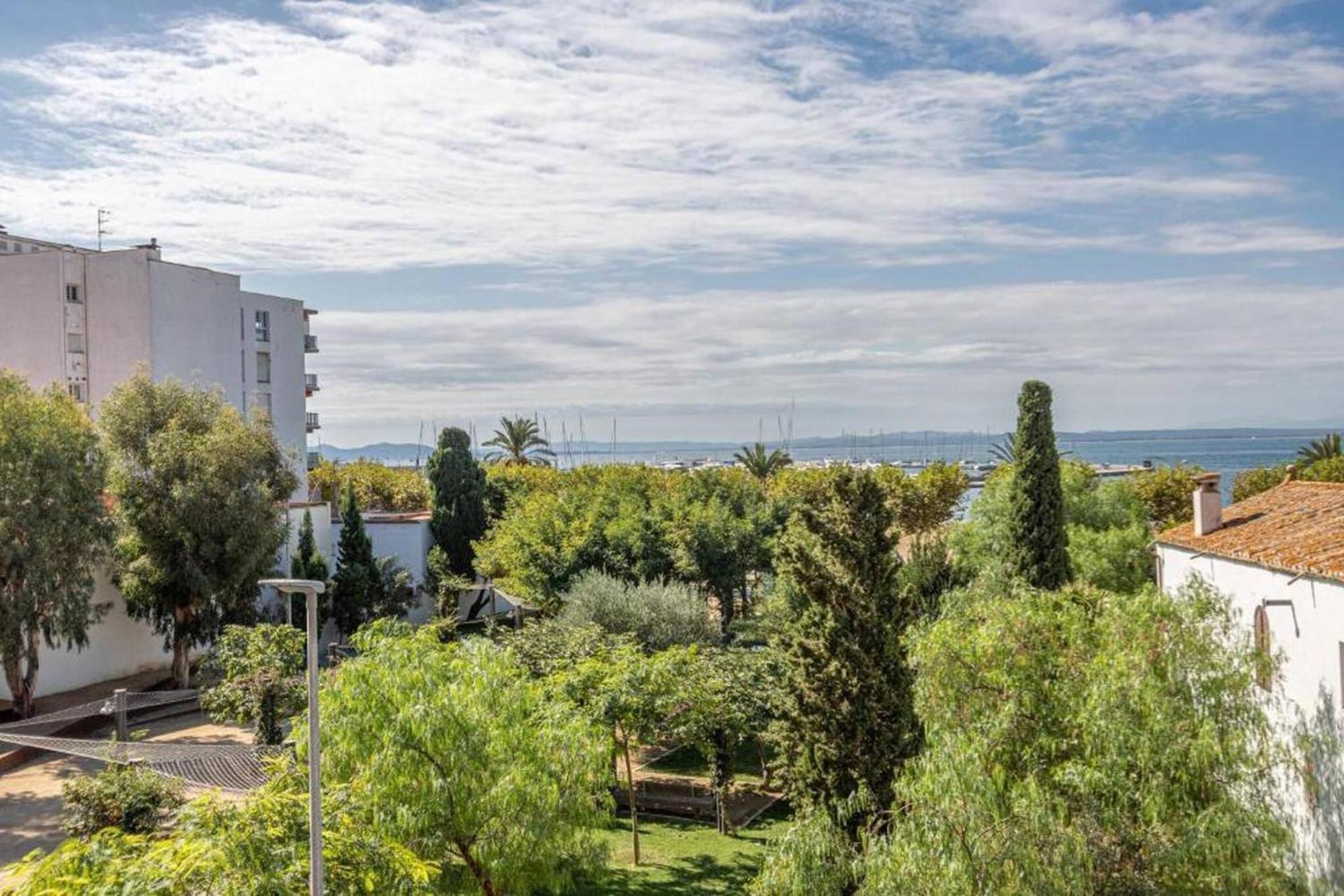 Apartamento Frente Al Mar Roses Eksteriør billede